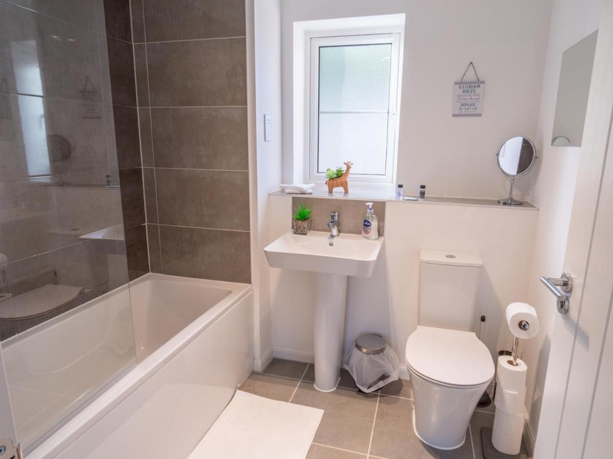 Pass The Keys Centrally Located Beautiful 3 Bed New Build * Nottingham